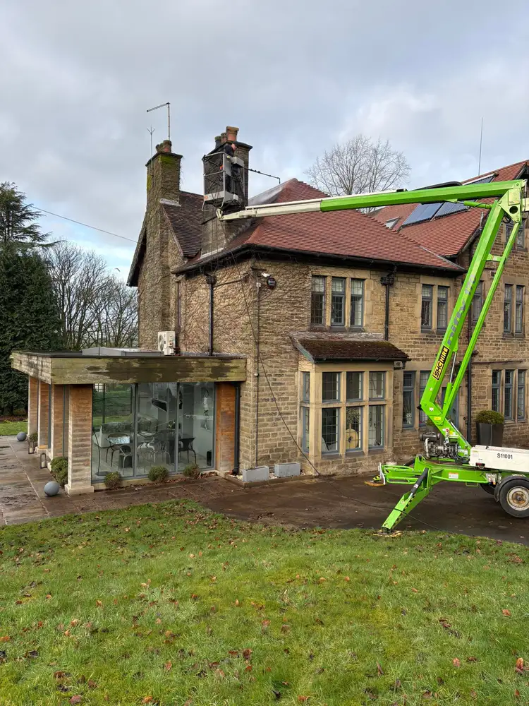 High access cleaning platform